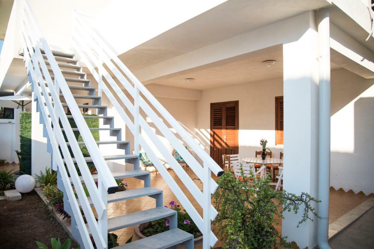 Casa Vacanze Albora Пунта-Секка Экстерьер фото